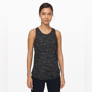 Lululemon Sculpt Tank II Heritage 365 Camo Deep Coal Multi / Black size 6
